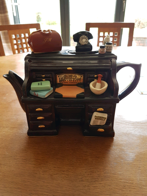 World of James Herriot. Swineside Pottery Teapot. in Thirsk, North