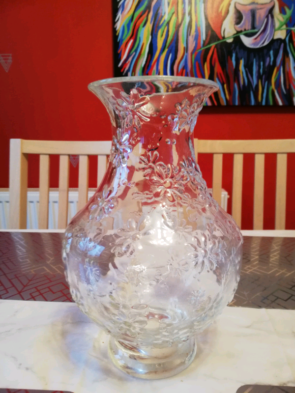 Stunning glass vase in Armadale, West Lothian Gumtree