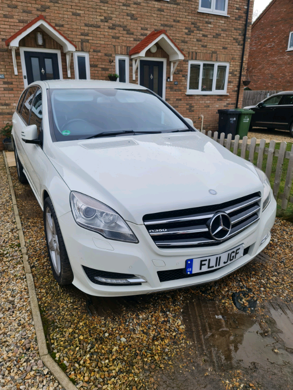 2011 MercedesBenz R350 class SUV Cross over 4x4 7 seater in Kings