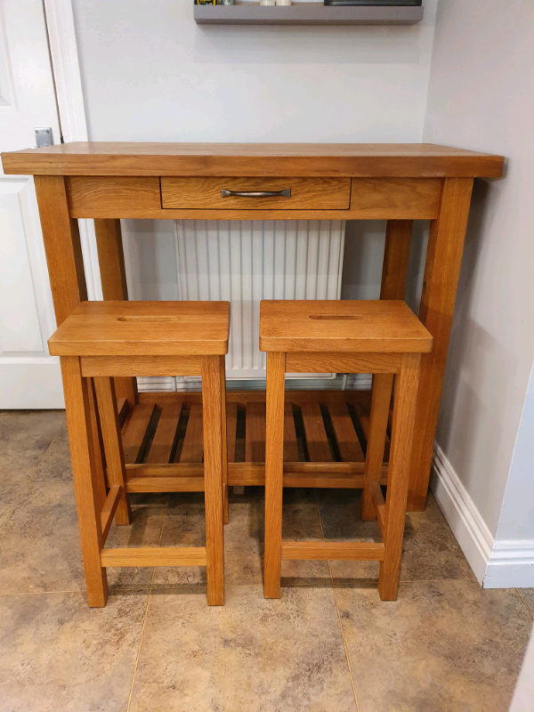 Laura Ashley Brompton Breakfast Bar Table and 2 stools in Plymouth