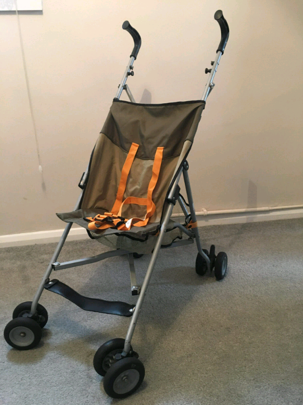 Lightweight umbrella pushchair with raincover, stroller | in Bearsden