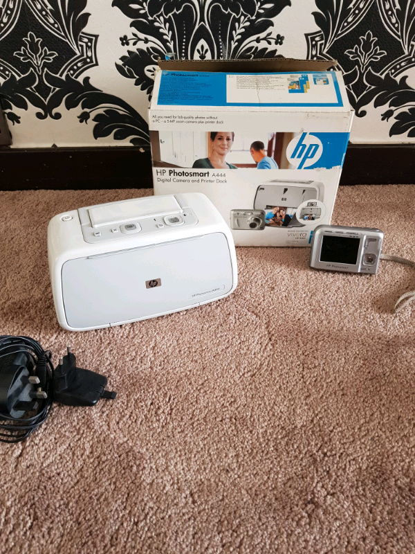 HP PHOTOSMART A444 DIGITAL CAMERA AND PRINTER DOCK!!! in Keighley