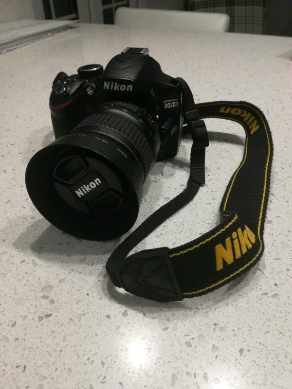 Nikon D3200 DSLR with 18-55kit lens and accessories | in Leighton