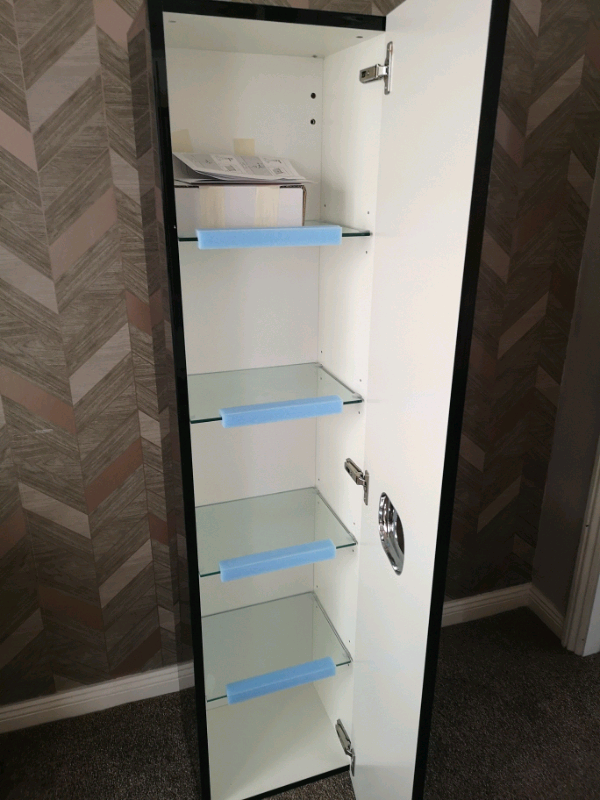 HIGH GLOSS BLACK BATHROOM in Leicester, Leicestershire Gumtree