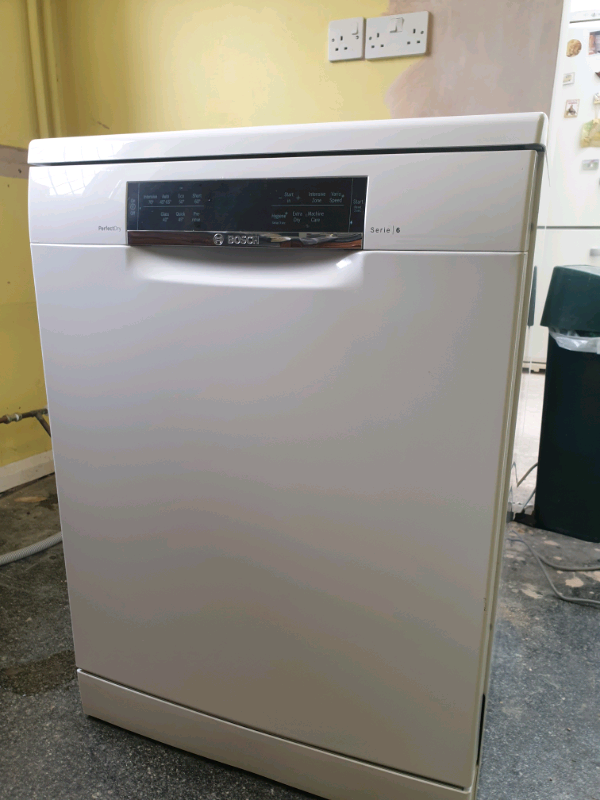 Bosch Serie 6 perfect dry dishwasher with 10 months warranty...as new