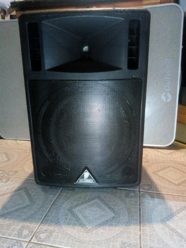 Behringer Ultrawave B300 Active PA Speaker in Bolton, Manchester