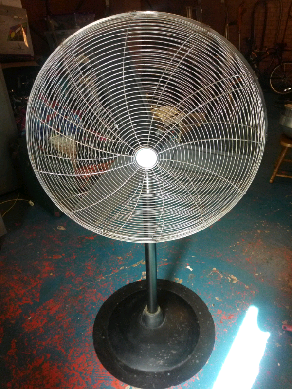 Industrial 75cm chrome pedestal fan with metal stand in Leicester
