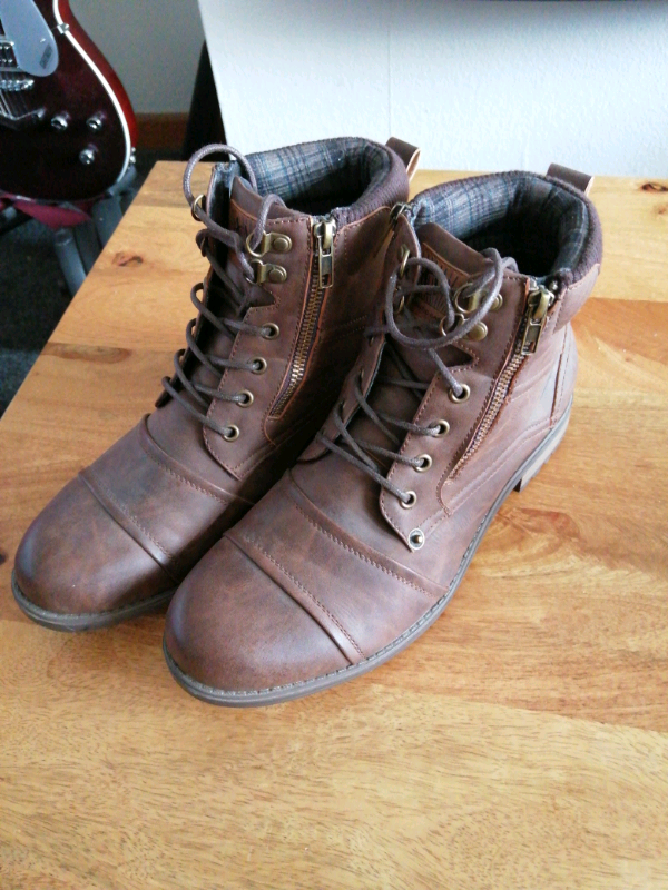 Size 9 mens boots in Glenrothes, Fife Gumtree