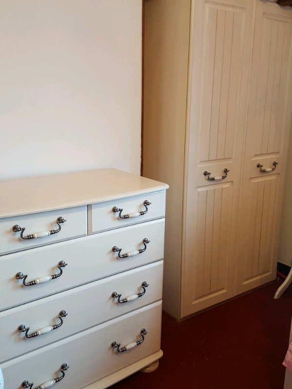 White Wardrobe Chest In Bearsden Glasgow Gumtree
