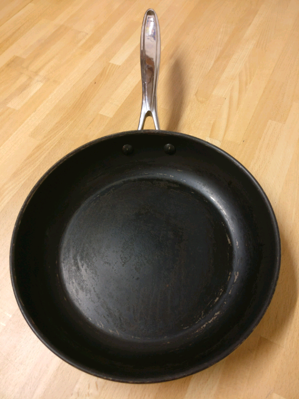 Used frying pan. 25cm. Scrap metal. Free. Kitchen pan. in Meadows, Edinburgh Gumtree