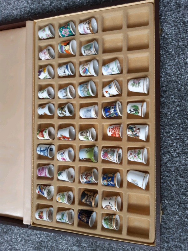 Vintage Thimble Collectors Club Set early 1980's in Lowestoft