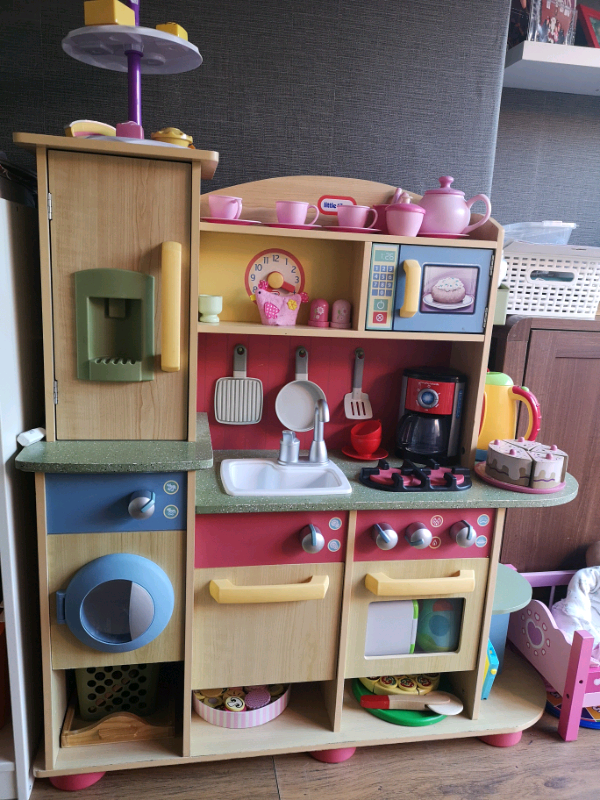Little tikes kitchen great condition with all accessories ...