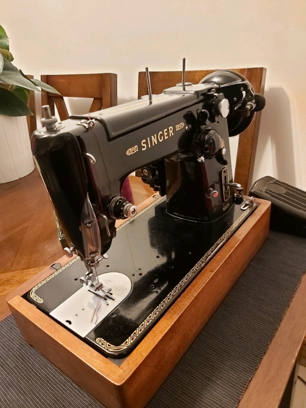 Vintage Singer zigzag embroidery sewing machine | in ...
