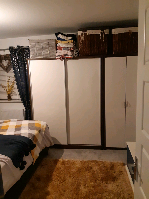 **white gloss and walnut bedroom furniture** | in Wombwell 