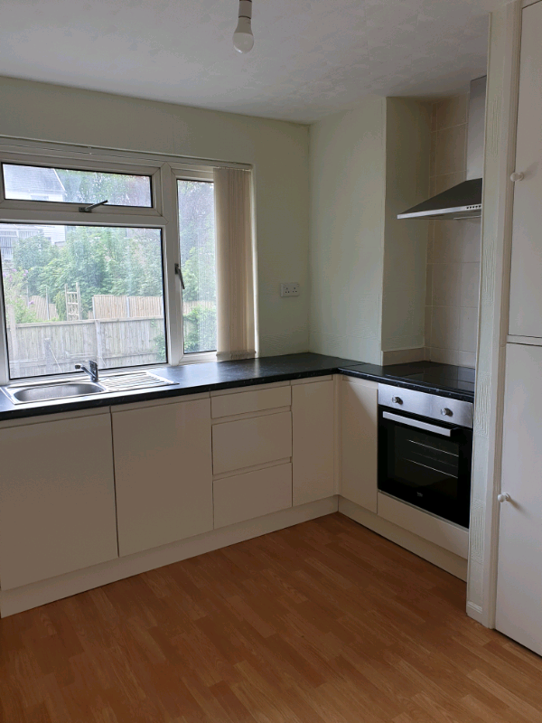 Large 2 bedroom upstairs flat in Bridgend Gumtree