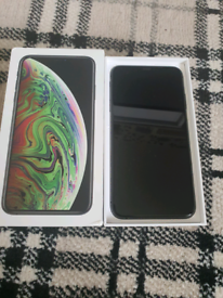IPHONE XS MAX 64 GB UNLOCKED GREAT CONDITION.