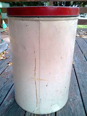 VINTAGE METAL FLOUR TIN