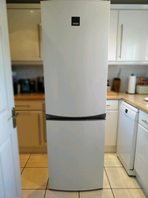 Zanussi ZRB34211WA Fridge Freezer FAULTY in Rugby, Warwickshire Gumtree