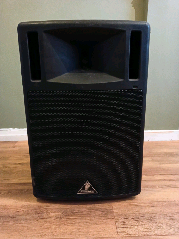 Behringer Ultrawave B300 powered PA speaker in Almondsbury, Bristol