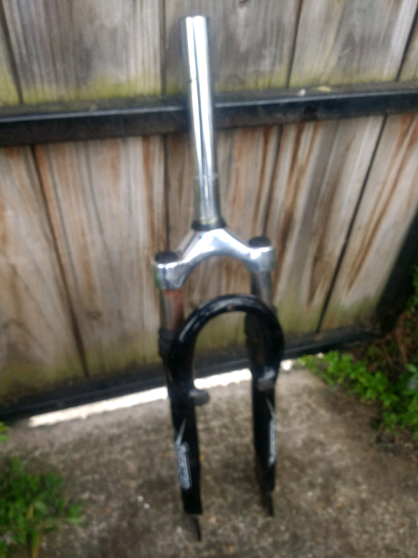 Mountain bike Suspension forks 26 inch disk wheel. Threadless type in