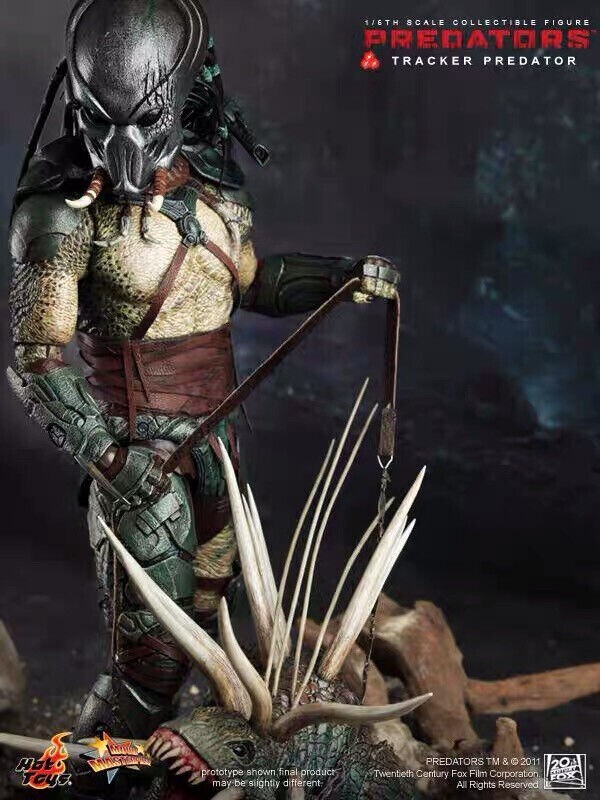 PREDATORS TRACKER フィギュア APR218534 - PREDATORS BERSERKER PREDATOR PX 1/18 SCALE FIG