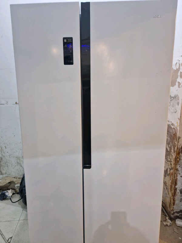 LOGIK LSBSW20 AmericanStyle Fridge Freezer White in Farnworth
