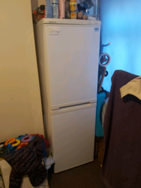 Zanussi Zbb28651sv 55cm 70 30 Integrated Fridge Freezer