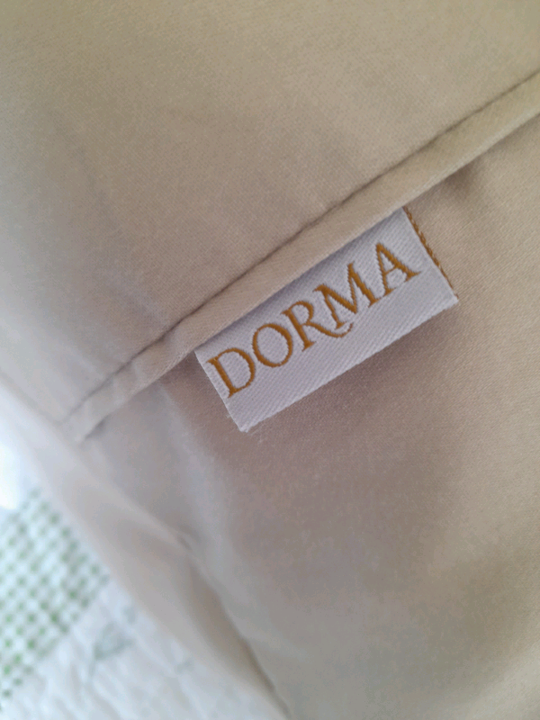 V shaped dorma pillow in Darvel, East Ayrshire Gumtree