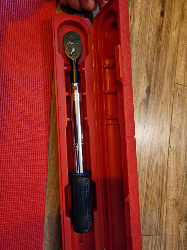 Snap On 3/8 inch Drive Preset Torque Wrench 575 Ft Lb QC2P75 QJD12A