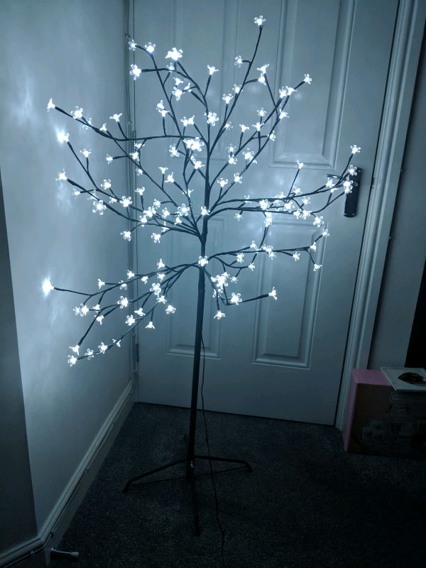 Stunning large customisable LED tree lamp delivery possible | in