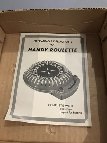 VINTAGE HANDY ROULETTE SET with 100 CHIPS. Collectors Item Works Great