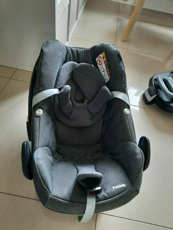 Maxi Cosi Pebble Car Seat Sparkling Grey ISOFIX Base & Newborn Insert