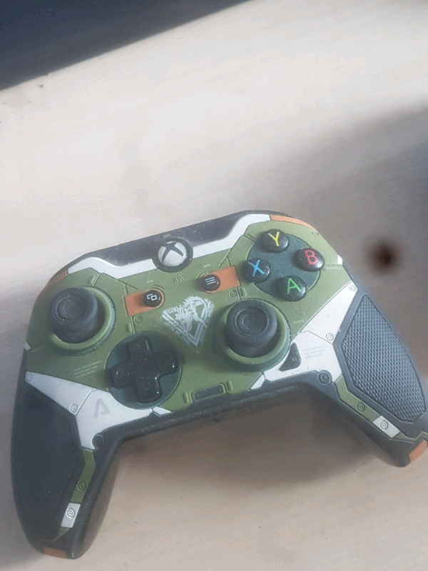 Xbox one controllers in Rayleigh, Essex Gumtree