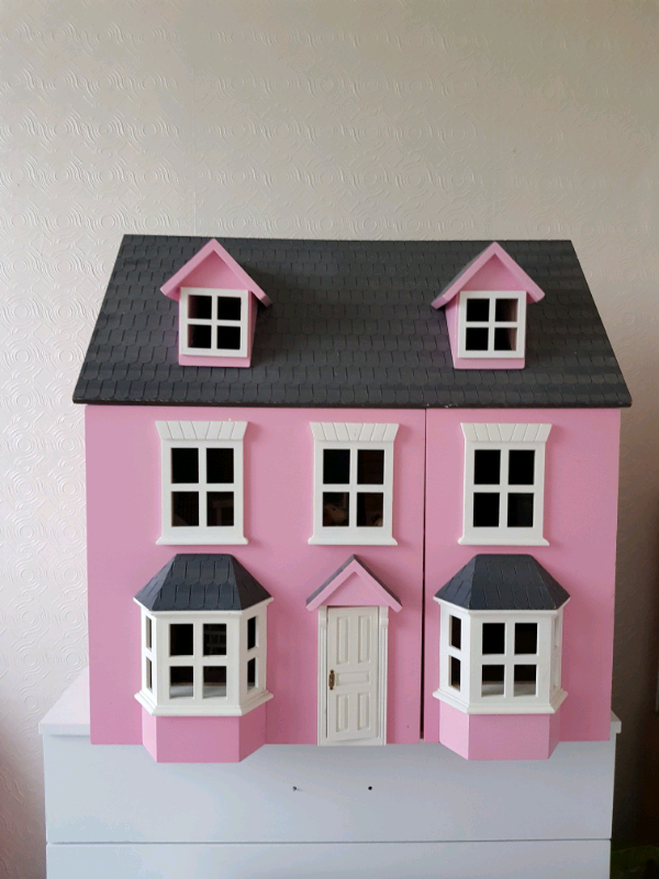 Pink dolls house in Bradford, West Yorkshire Gumtree