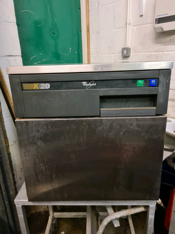 WHIRLPOOL K20 ICE MACHINE. NOT DISPENSING ICE. in Leytonstone, London