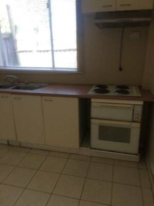 rent granny flat seven hills bedroom area separate lounge dining four bed kitchen week room