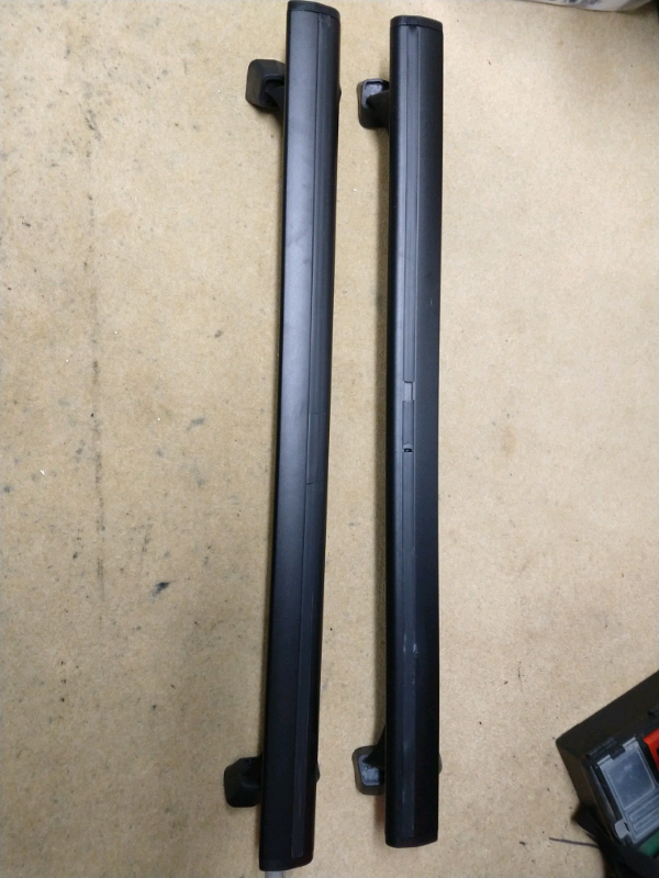 Cruz Aero Fix roofbar in Irvine, North Ayrshire Gumtree