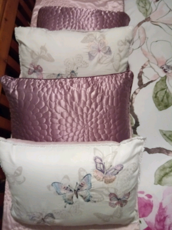 SET OF FOUR SMALL DECORATIVE CUSHIONS in Kirkcaldy, Fife Gumtree