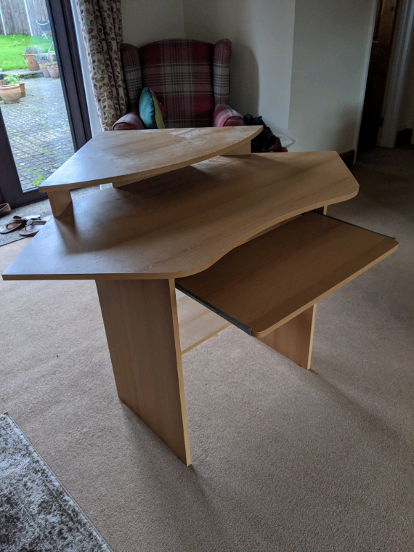 Corner Computer Desk Free In Norwich Norfolk Gumtree