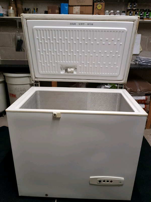 Chest freezer in Droylsden, Manchester Gumtree