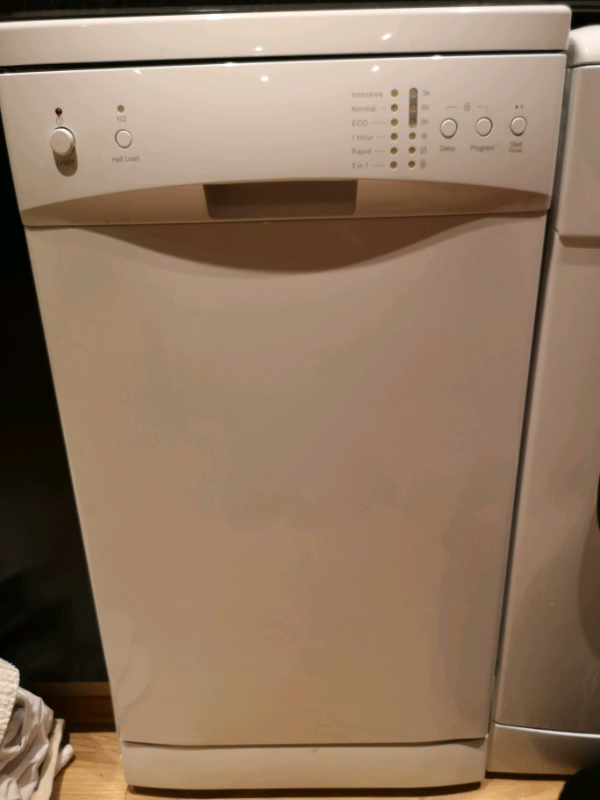 Currys essential slimline dishwasher in Wollaton, Nottinghamshire