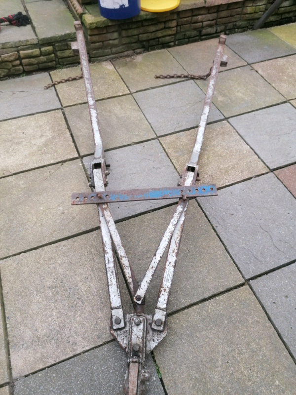A Frame One Man Towing Device