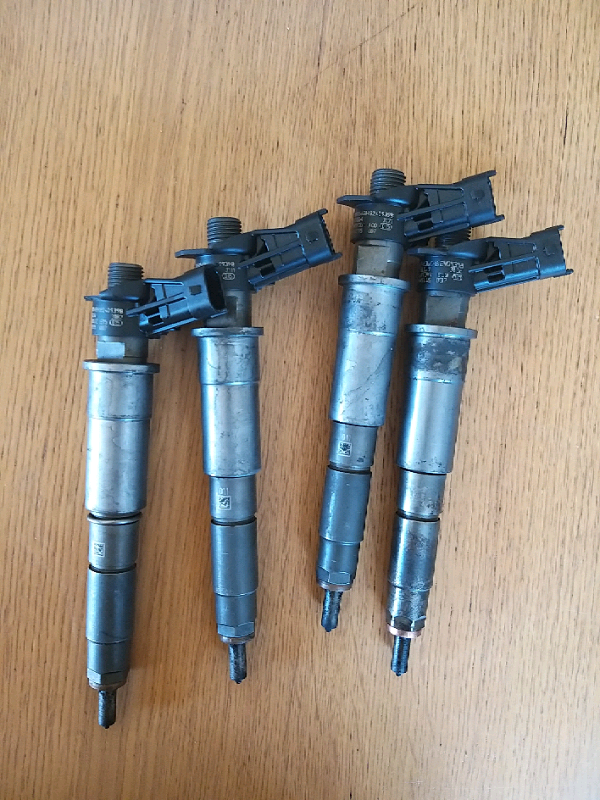4 injectors(BOSCH) for renault trafic M9R 2010 in Perry Barr, West