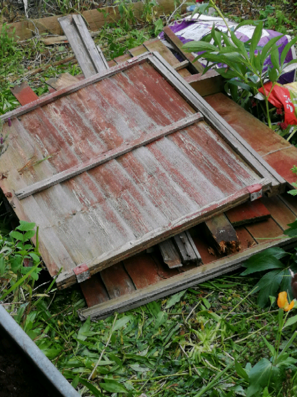 Old broken fence panels firewood. in Clermiston, Edinburgh Gumtree