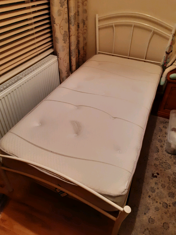 2 white single beds with mattresses in Totnes, Devon Gumtree