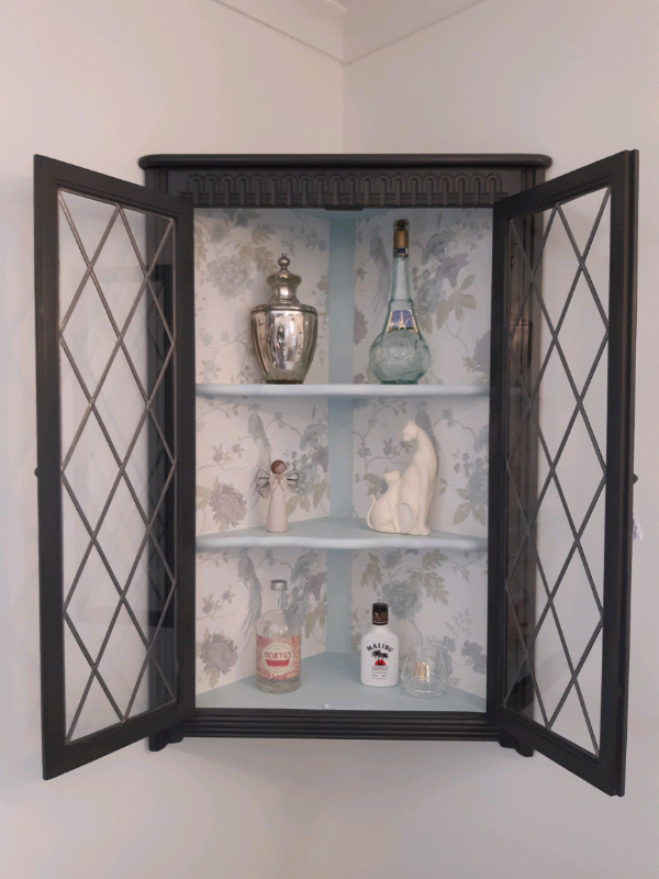 Corner wall mounted gin/drinks in Hinckley, Leicestershire