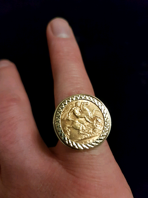 22ct gold half sovereign coin in a 9ct gold ring 7.1 grams size N in