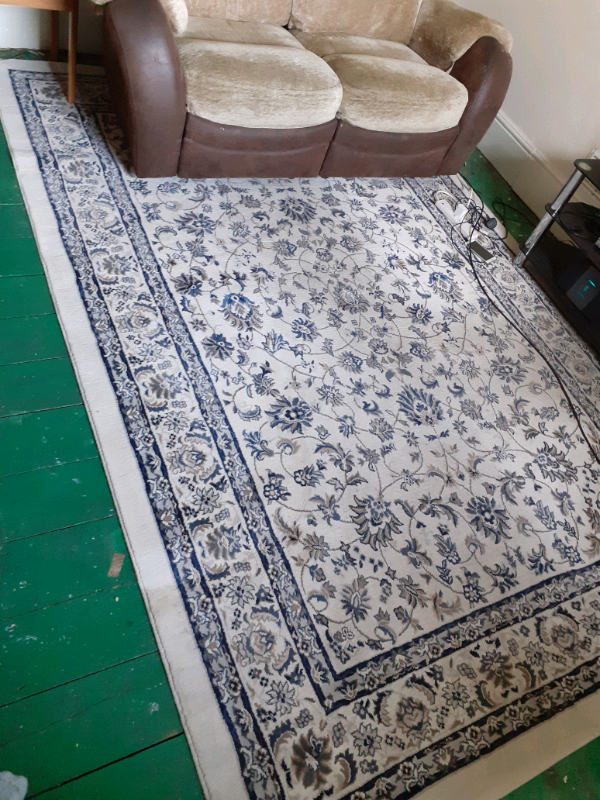 Large rug in Carmarthen, Carmarthenshire Gumtree