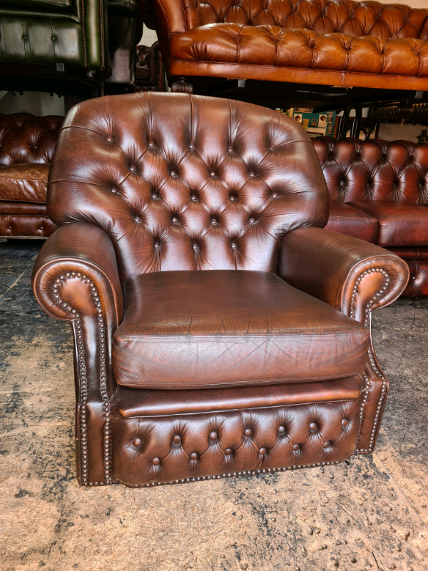 Antique Brown Chesterfield Monks Chair in Barwell, Leicestershire