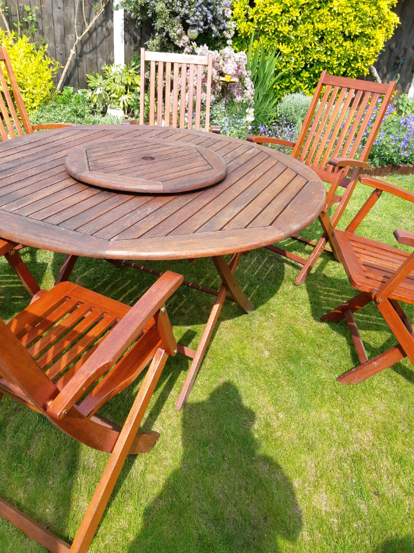 Round wooden garden table, 6 chairs | in Leigh-on-Sea, Essex | Gumtree